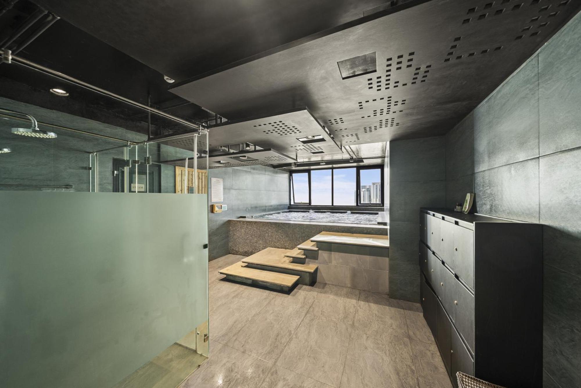 The Code Hotel & Spa Da Nang Esterno foto